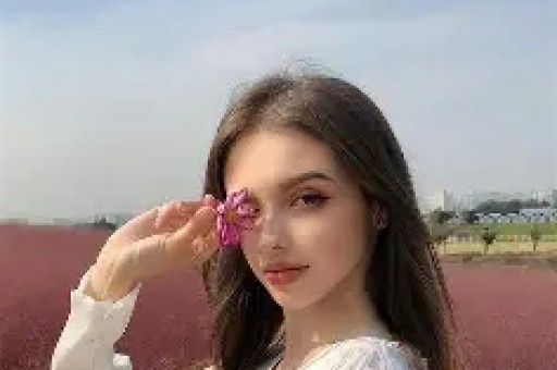 知名女网红翻车每天收入几万礼物却被曝光是AI生成的人物